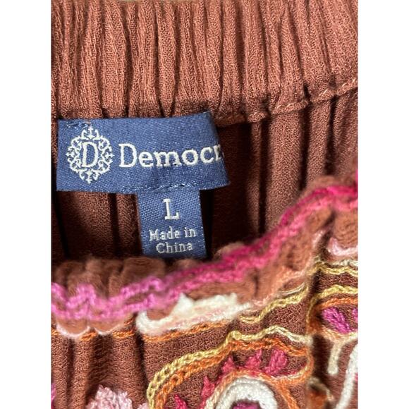 Democracy top Medium 8/10 Off The Shoulder Embroidered BOHO Blouse - Picture 3 of 7